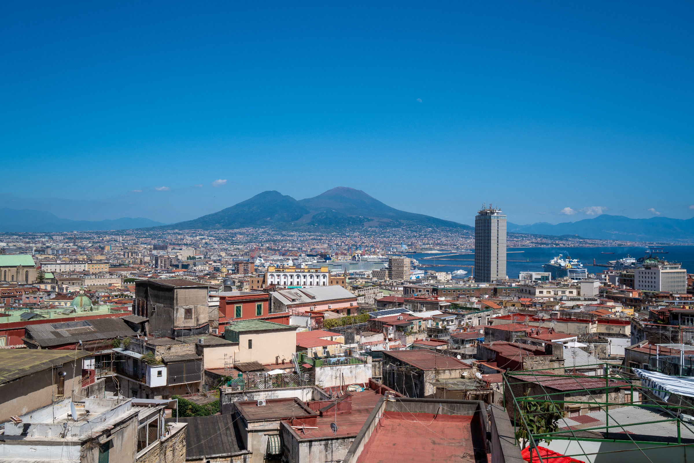 Point de vue sur Naple et le Vésuve depuis le Château Sant'Elmo